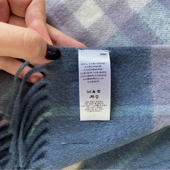 GORGEOUS 100% Cashmere Burberry Scarf - Picture 3 of 7